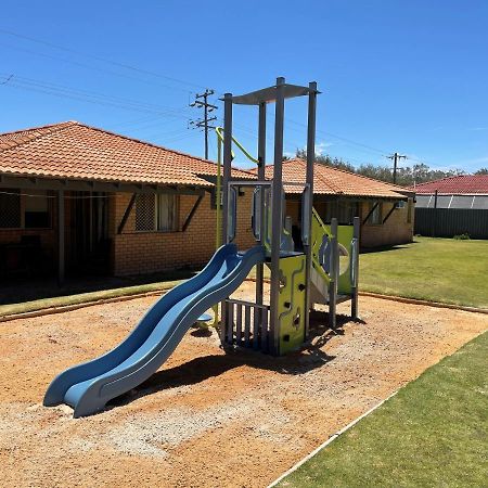 Geraldton'S Ocean West Holiday Units & Short Stay Accommodation Eksteriør bilde